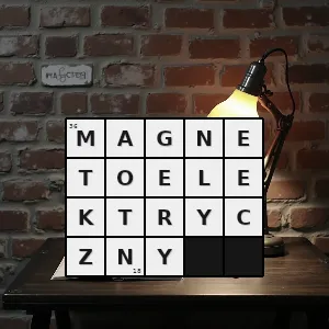 Hasło krzyżówkowe taki którego działanie opiera się na obracaniu ruchomego elementu między nieruchomymi biegunami magnesu - magnetoelektryczny – rozwiązanie, synonimy, podpowiedzi i definicje krzyżówkowe